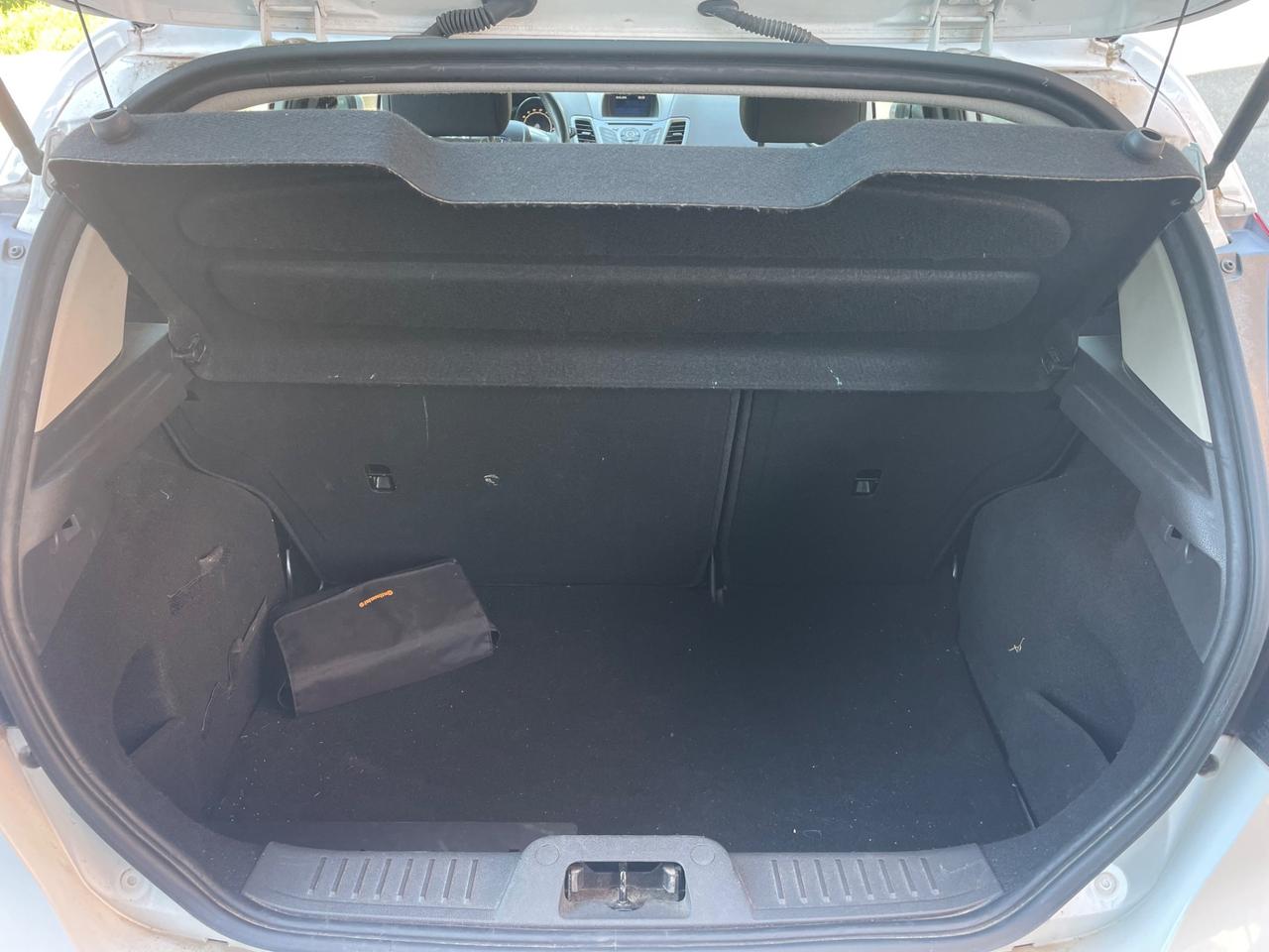 Ford Fiesta 1.4 5 porte Bz.- GPL/GARANZIA 12 MESI