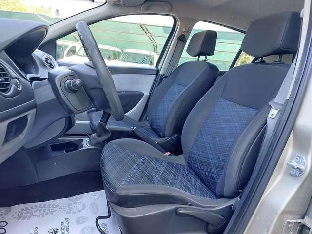 Renault Clio Clio III 2005 5p 1.2 16v Dynamique