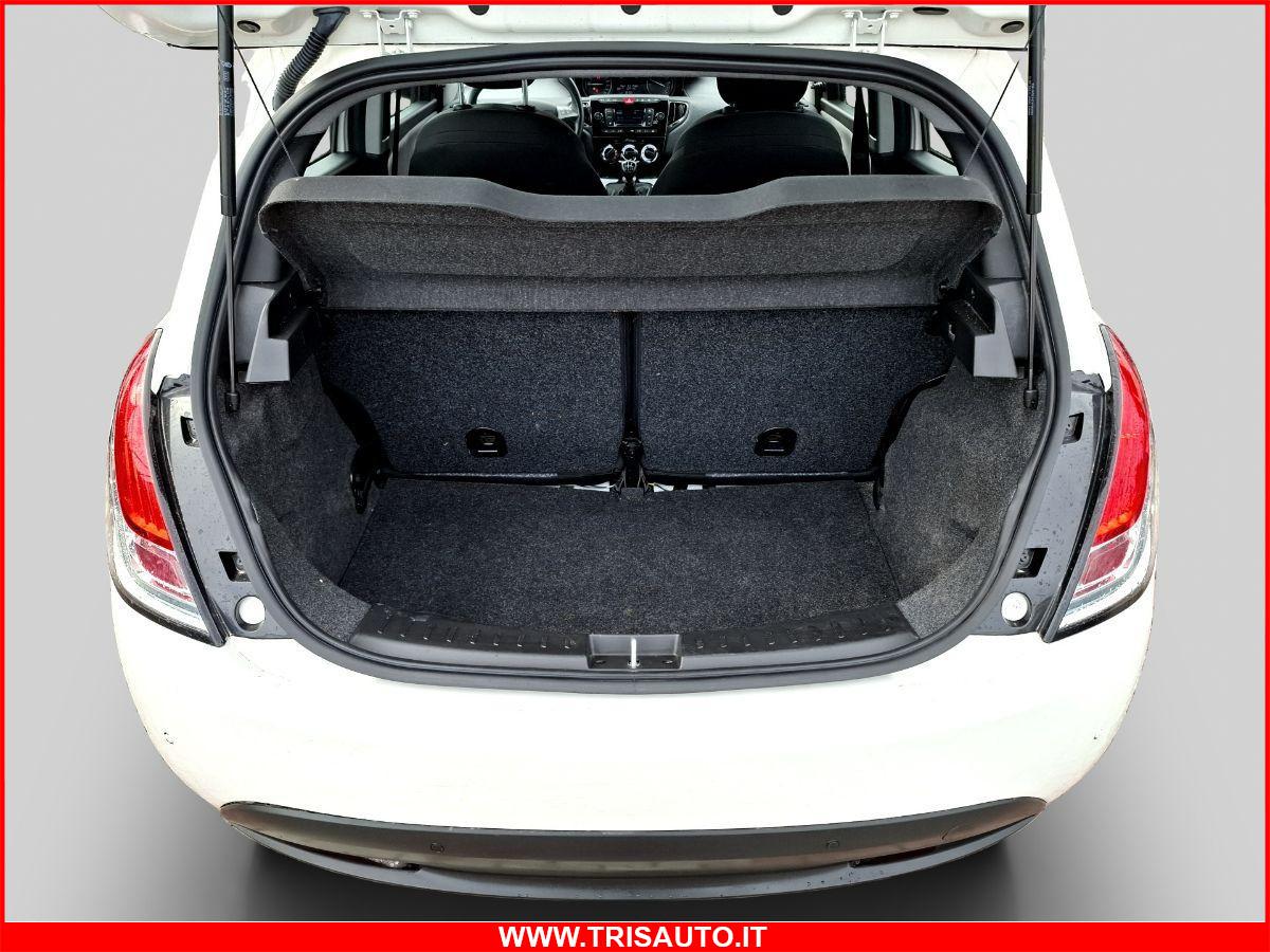 LANCIA Ypsilon 1.0 Hybrid Silver NEOPATENTATI