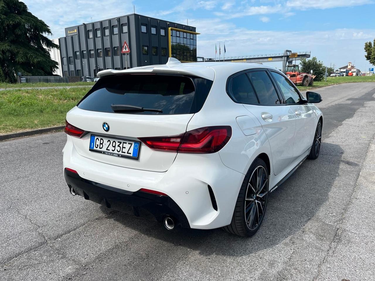 Bmw 118 118d 5p. Msport