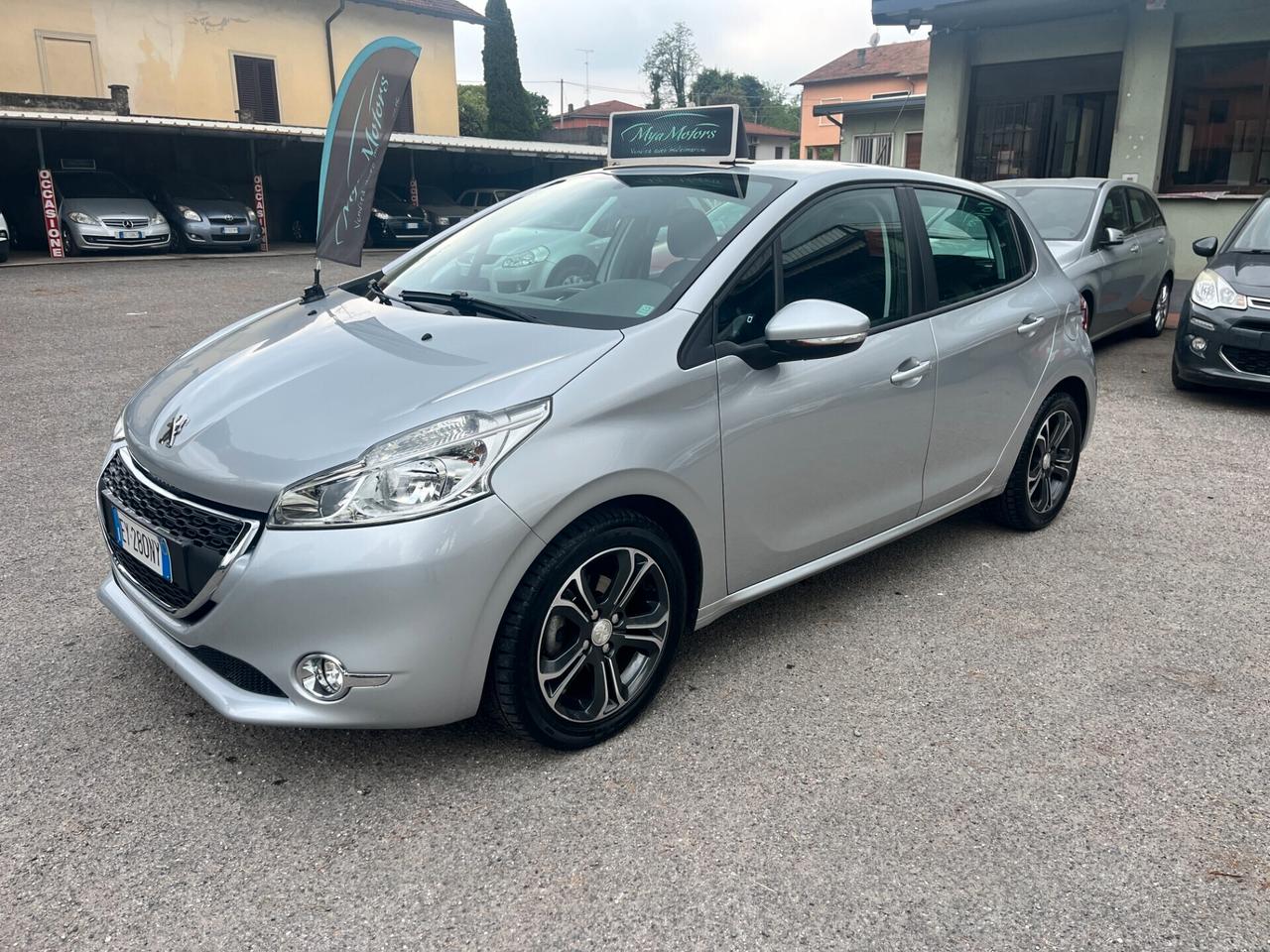 Peugeot 208 PureTech 82 5 porte Allure