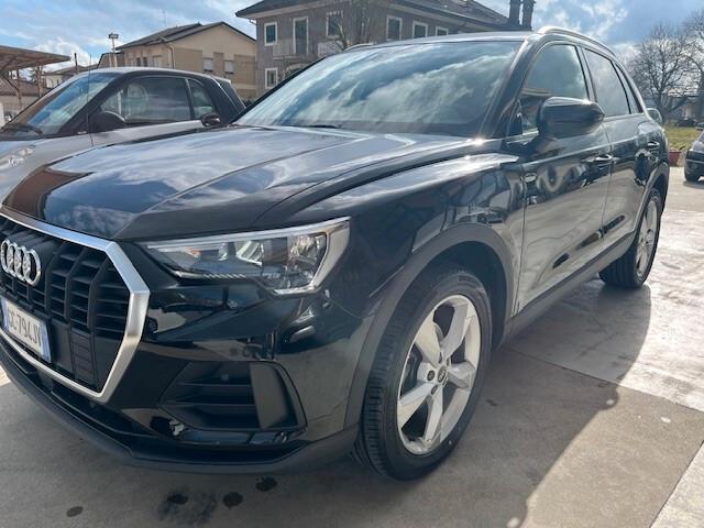 Audi Q3 35 TDI S tronic Business Advanced