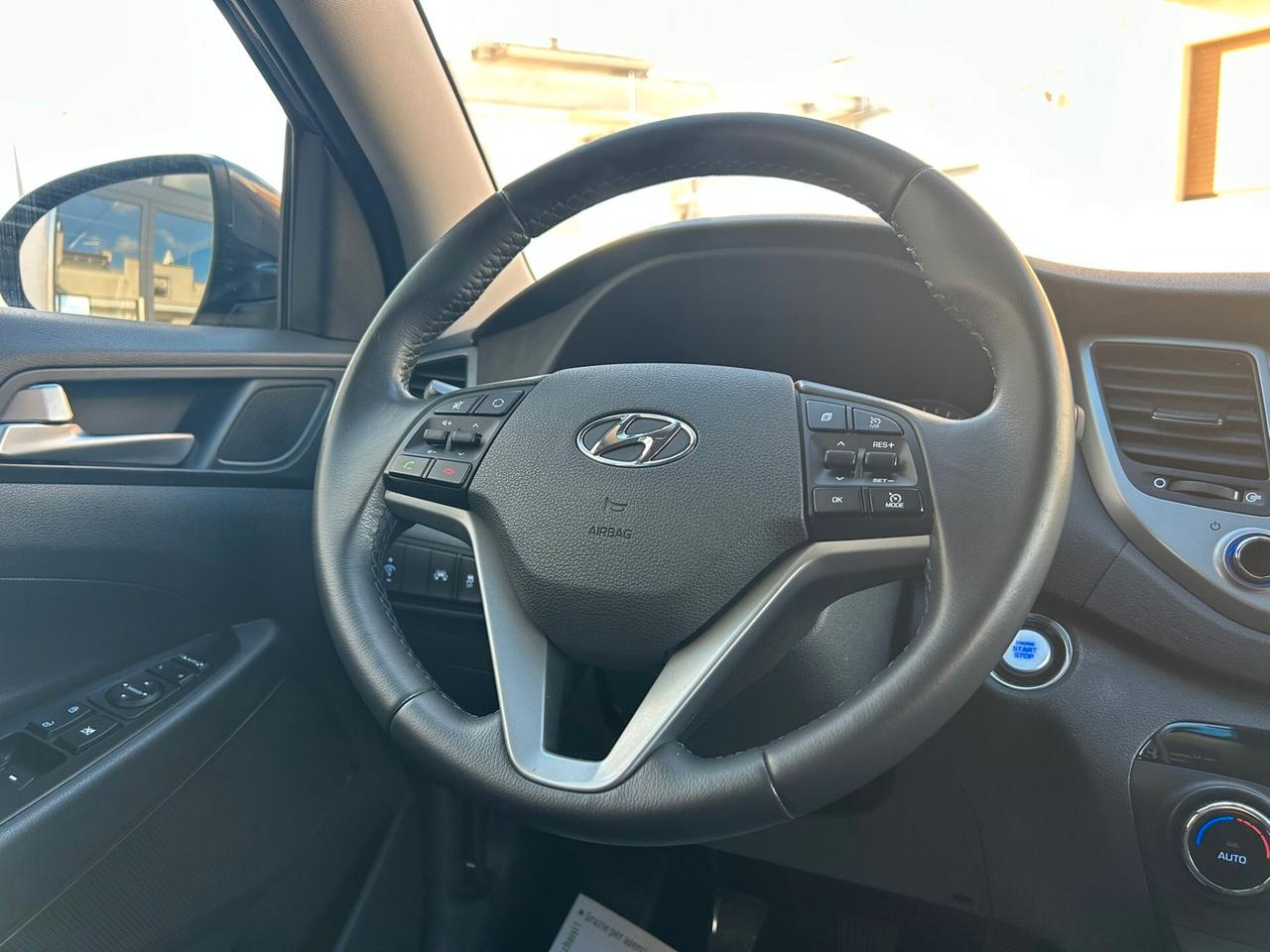 Hyundai Tucson 1.7 CRDi XPOSSIBLE NAVI/RET-12/2017