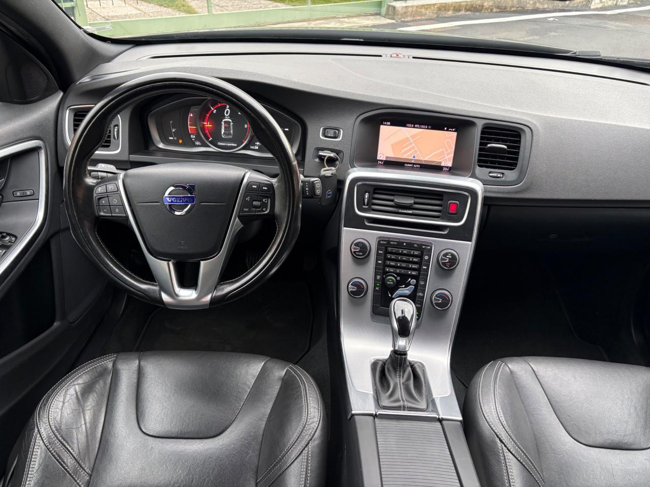 Volvo V60 Geartronic R-design EURO 6B