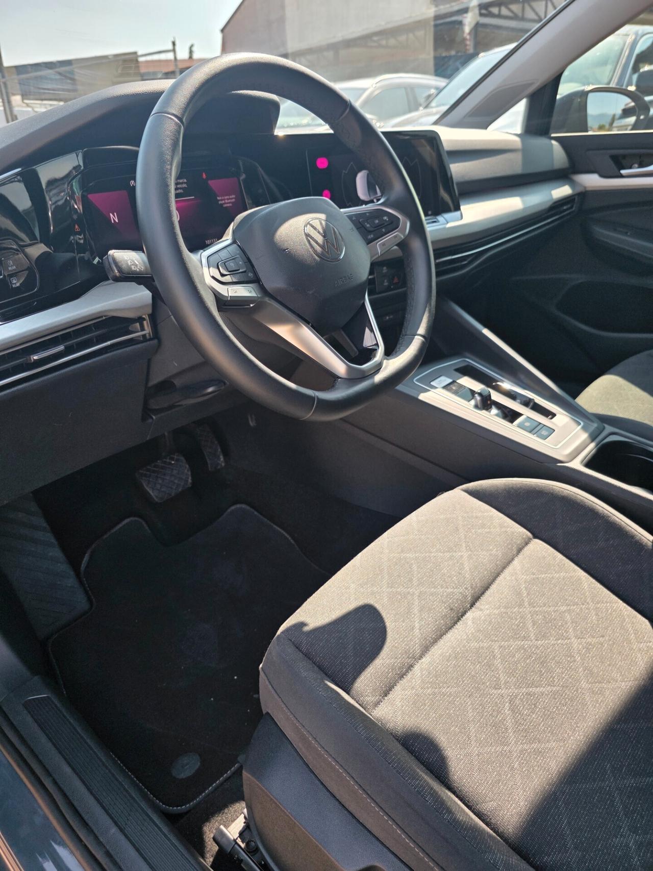 Volkswagen Golf 1.0 eTSI EVO DSG Life