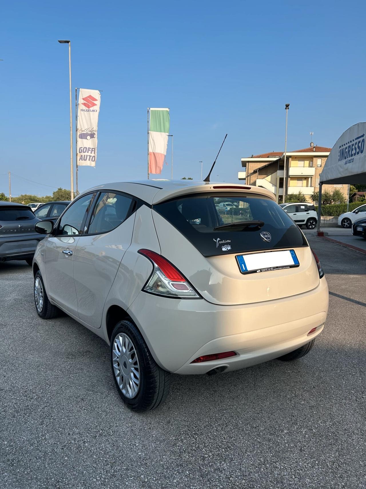 Lancia Ypsilon 0.9 TwinAir 85 CV 5 porte Metano Ecochic Gold