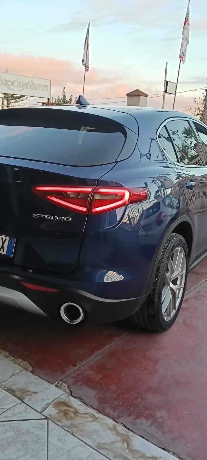 Alfa Romeo Stelvio 2.2 Turbodiesel 210 CV AT8 Q4 Executive