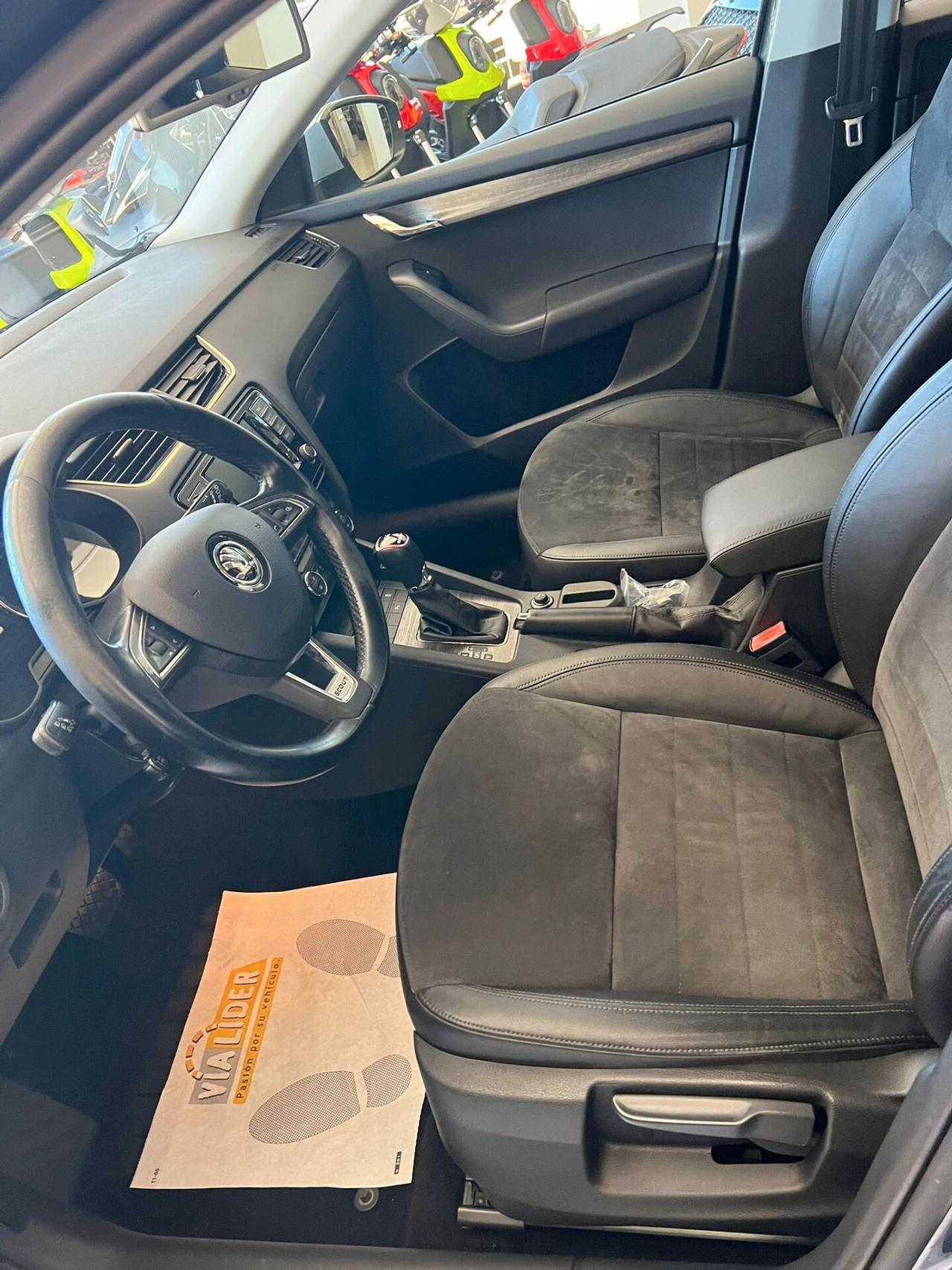 Skoda Octavia 2.0 TDI CR 180 CV 4x4 DSG Wagon Scout