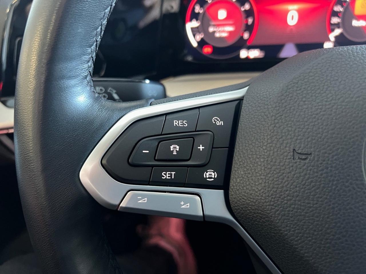 Volkswagen Golf 1.5 tsi evo life 130cv