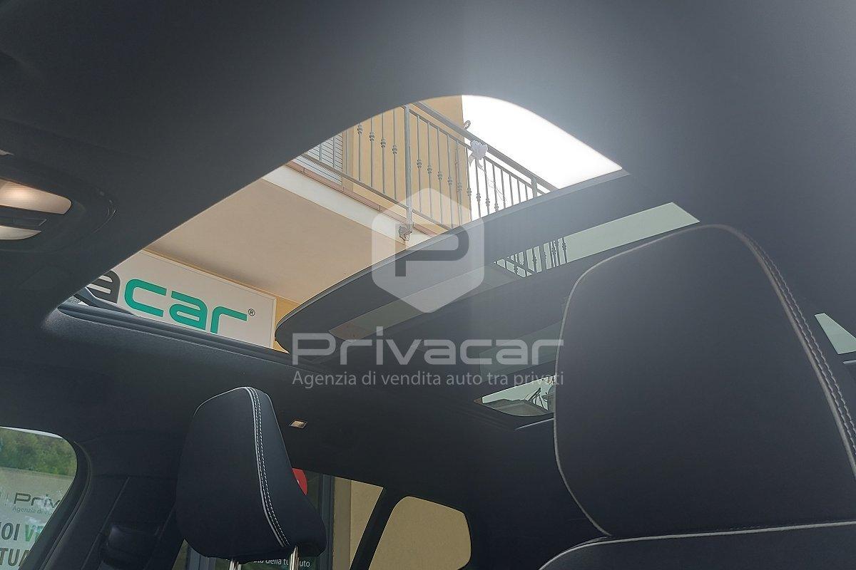 VOLVO XC40 B3 automatico Ultra Dark