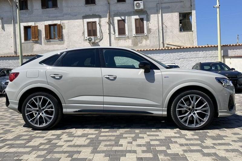 Audi Q3 SPB S Line interno ed esterno 2.0 TDI 200CV S-Tronic quattro 40