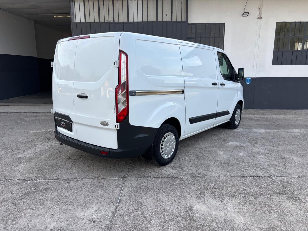 Ford transit custom 2.2 TDCI. Garanzia 12 mesi