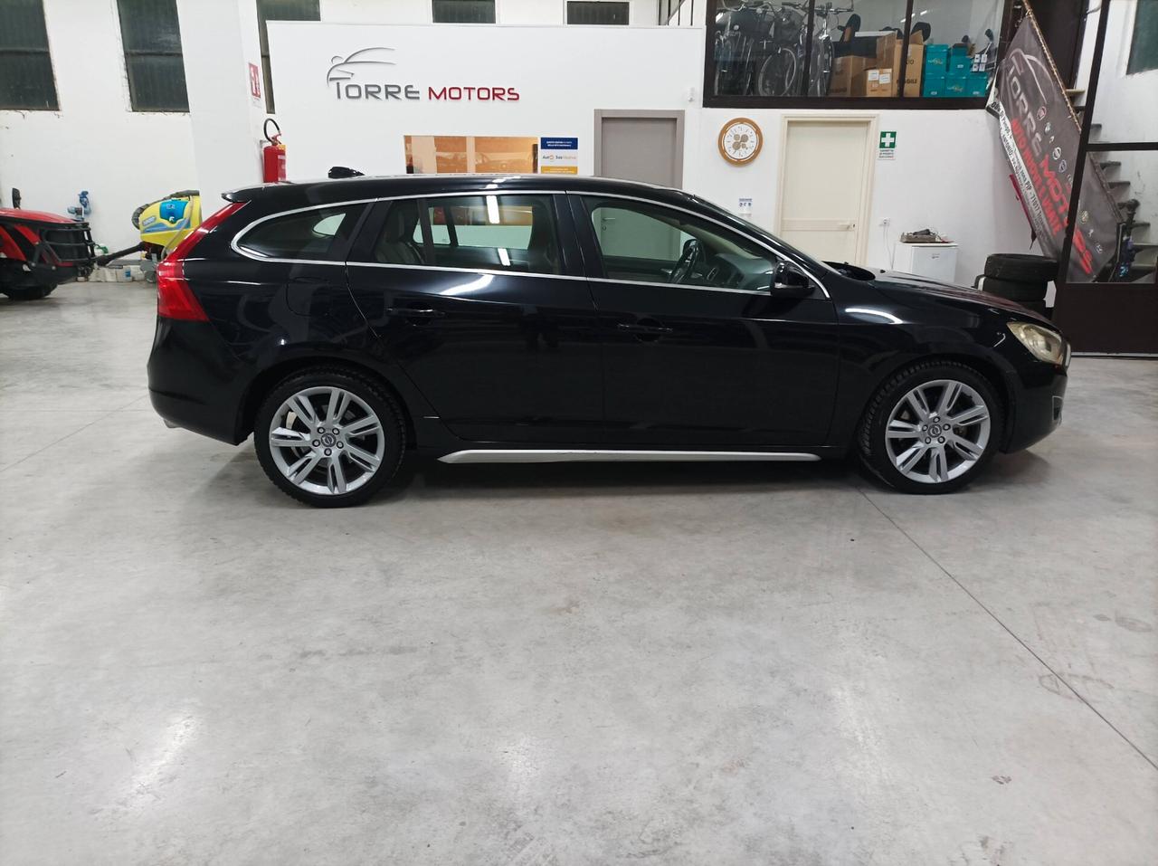 Volvo V60 D5 2.4 205 CV Geartronic Kinetic - 01/2011