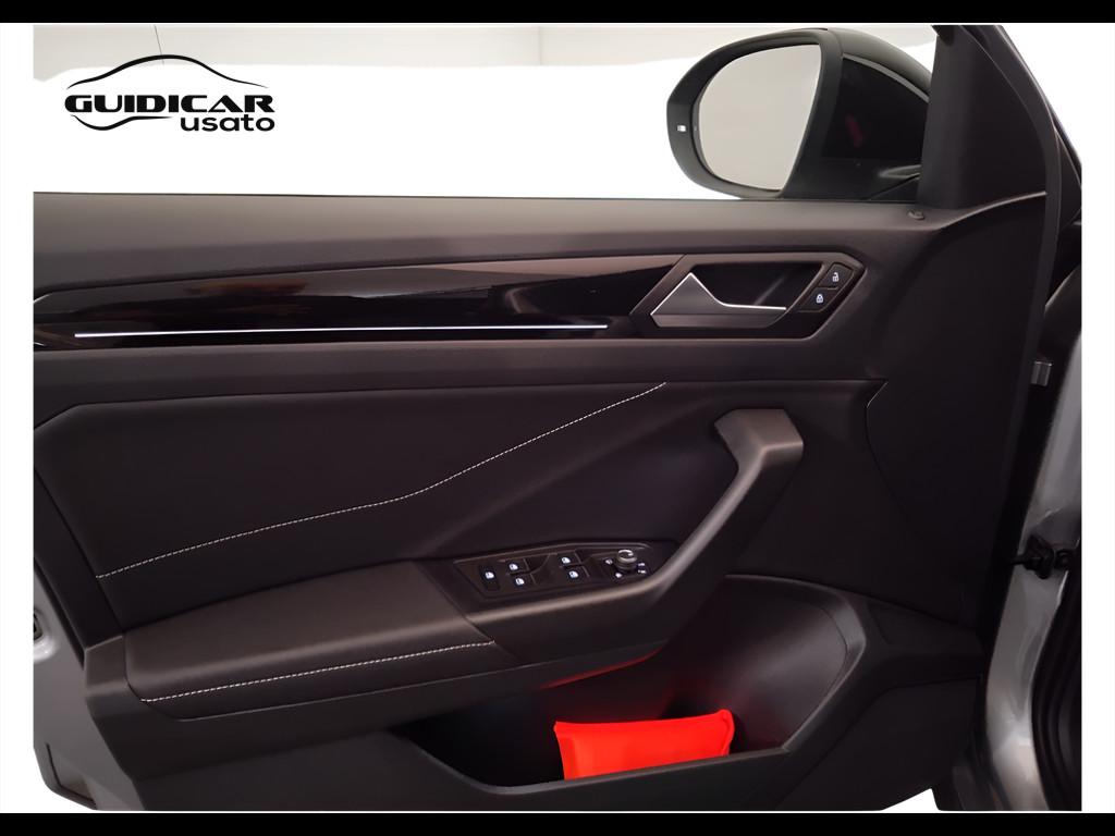 VOLKSWAGEN T-Roc 2022 - T-Roc 1.0 tsi R-Line 110cv