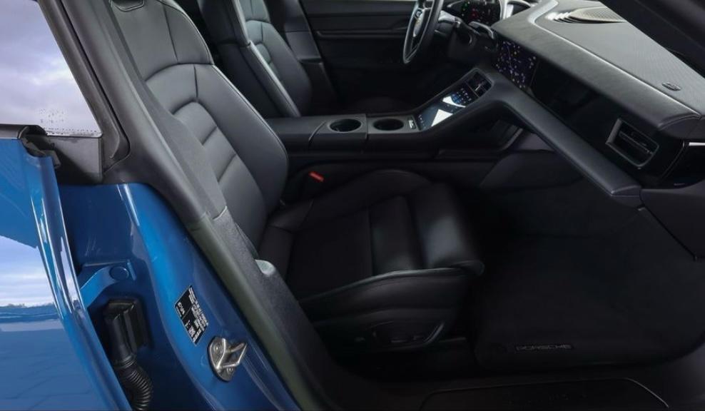 Porsche Taycan 4 Cross Turismo