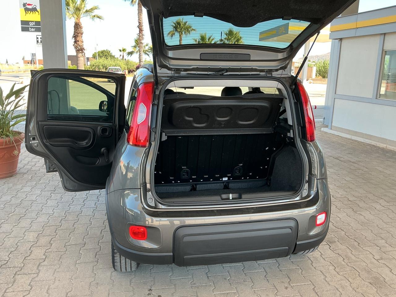 Fiat Panda 1.0 FireFly S&S Hybrid Garmin