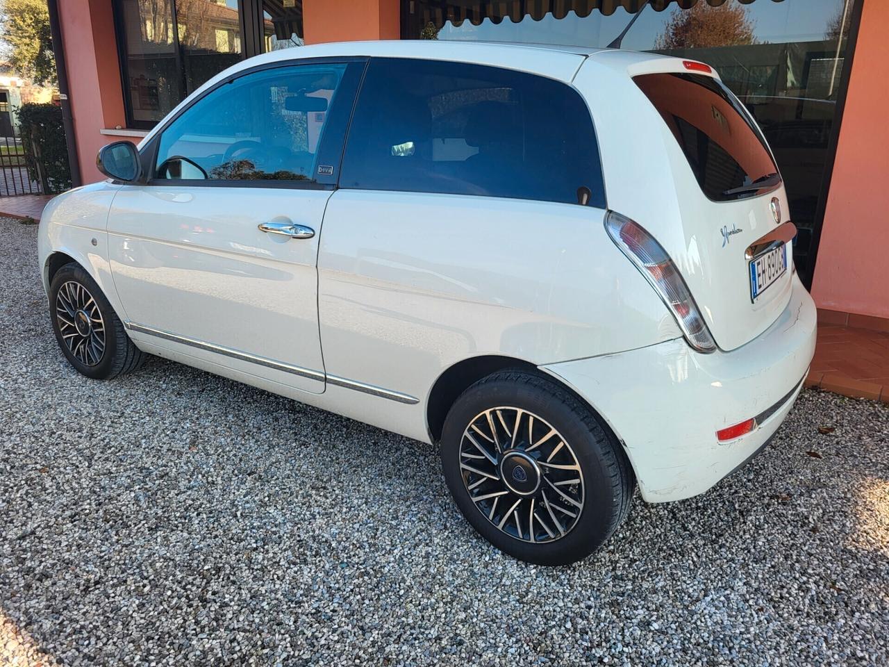 Lancia Ypsilon 1.2 69 CV Diva