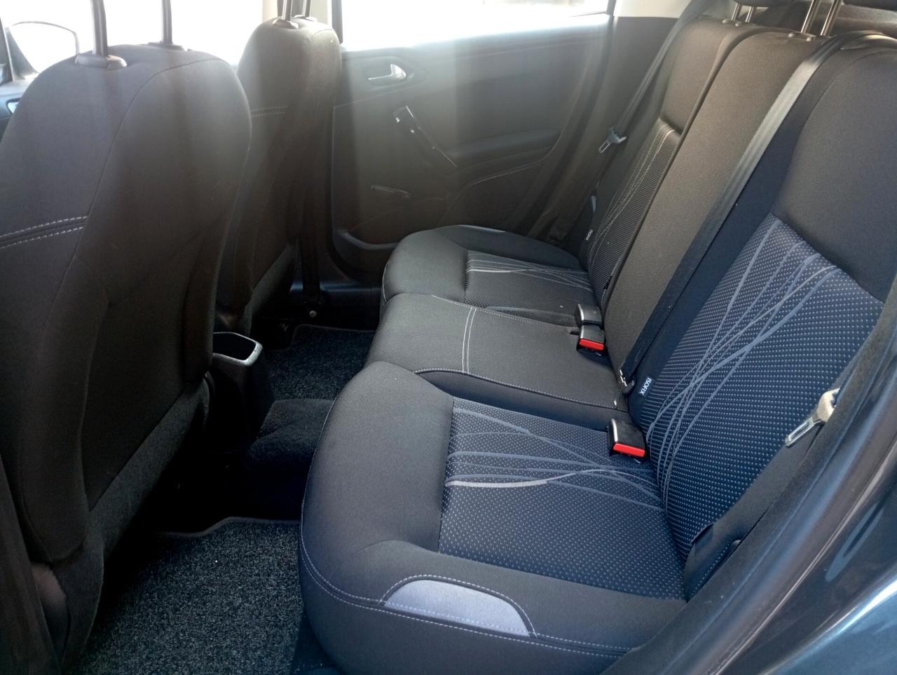 Peugeot 208 5porteBENZINA1.2 NEOP 2015 TRATTABILE