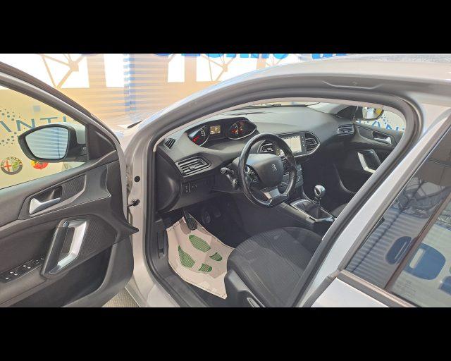 PEUGEOT 308 5p 1.2 puretech Allure s&s 130cv