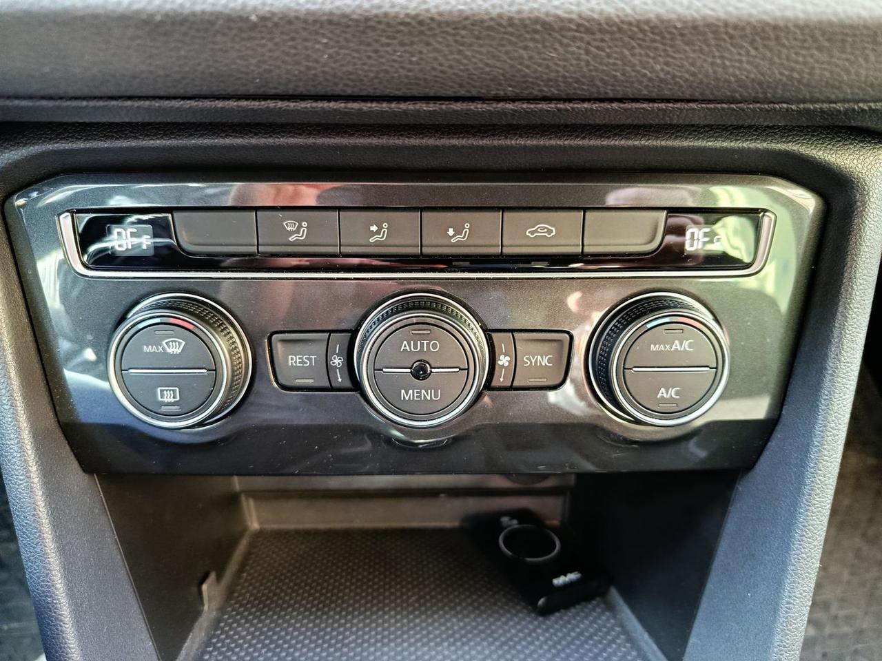 Volkswagen Tiguan Business 1.5 TSI #7809