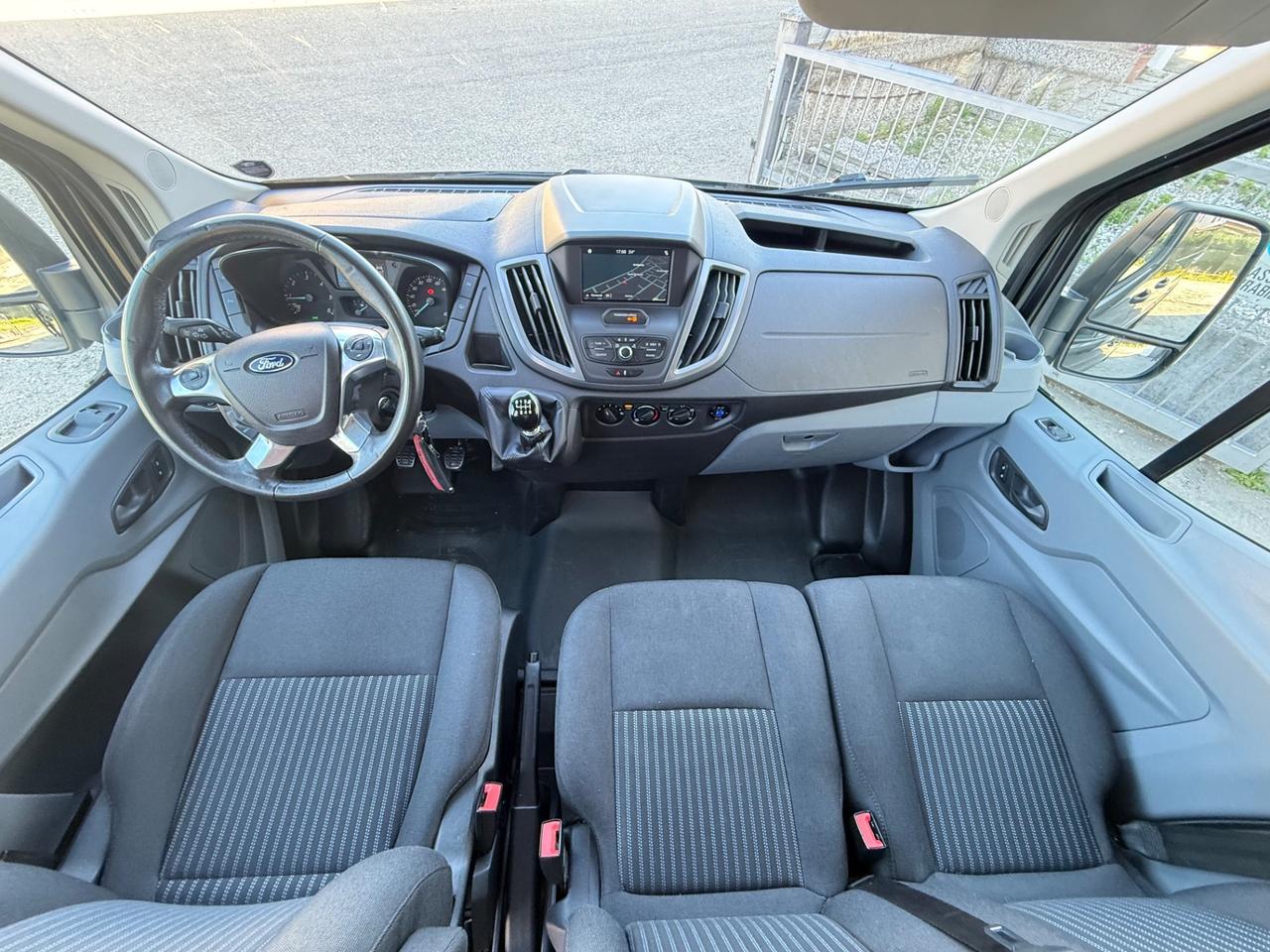 Ford Transit 2.0TDCi 9 POSTI PASSO LUNGO GANCIO TRAINO