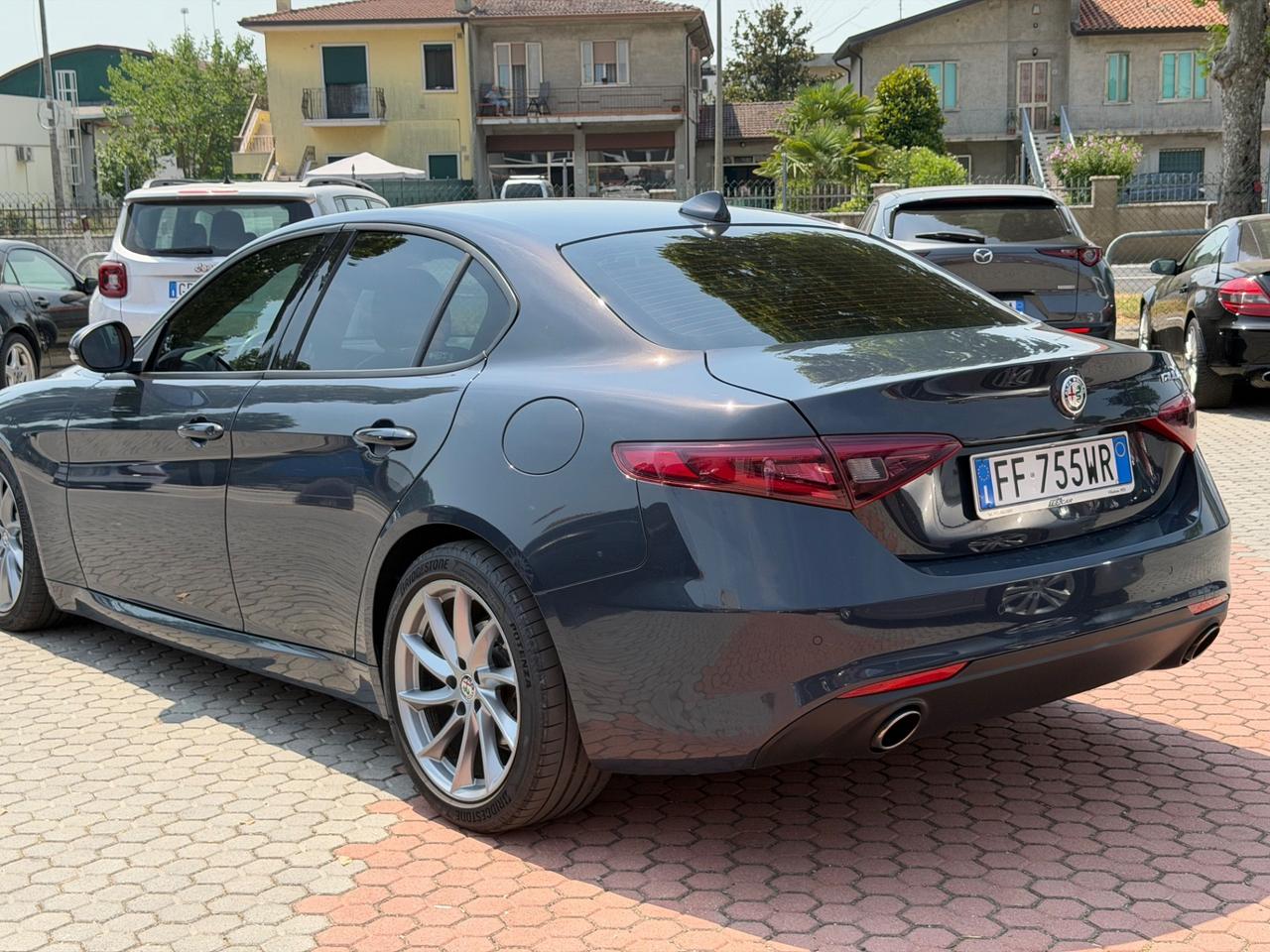 Alfa Romeo Giulia 2.2 INTERNI ROSSI 180 CV AT8