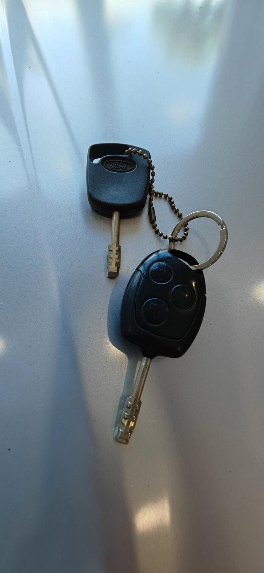 Ford Fiesta 1.2 16V 5p. Ghia