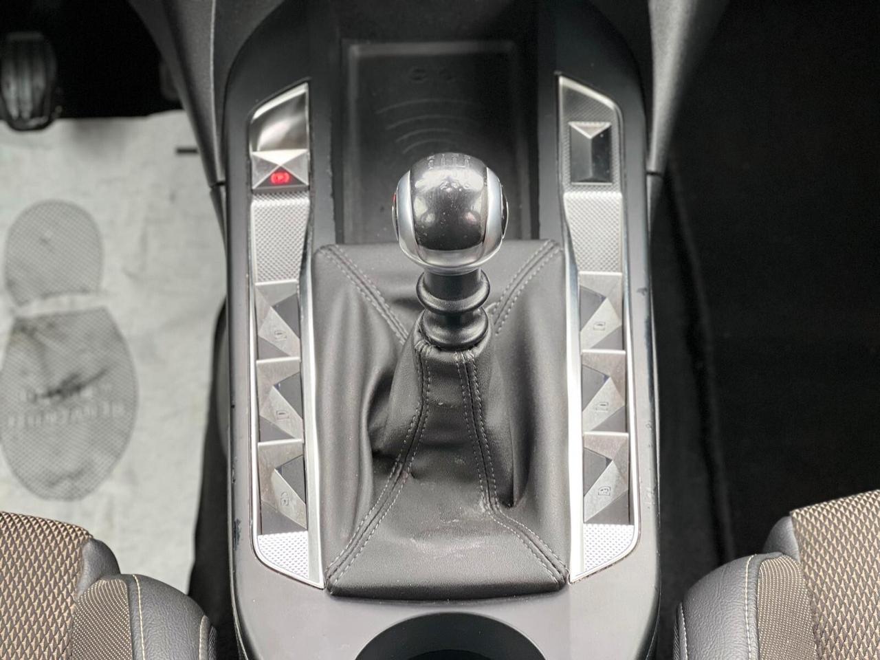 Ds DS3 3 Crossback BlueHDi 100 So Chic