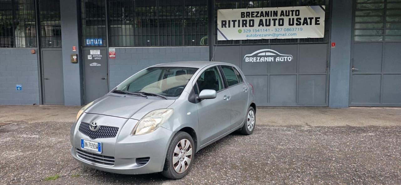 Toyota Yaris 1.0 5 porte Sol