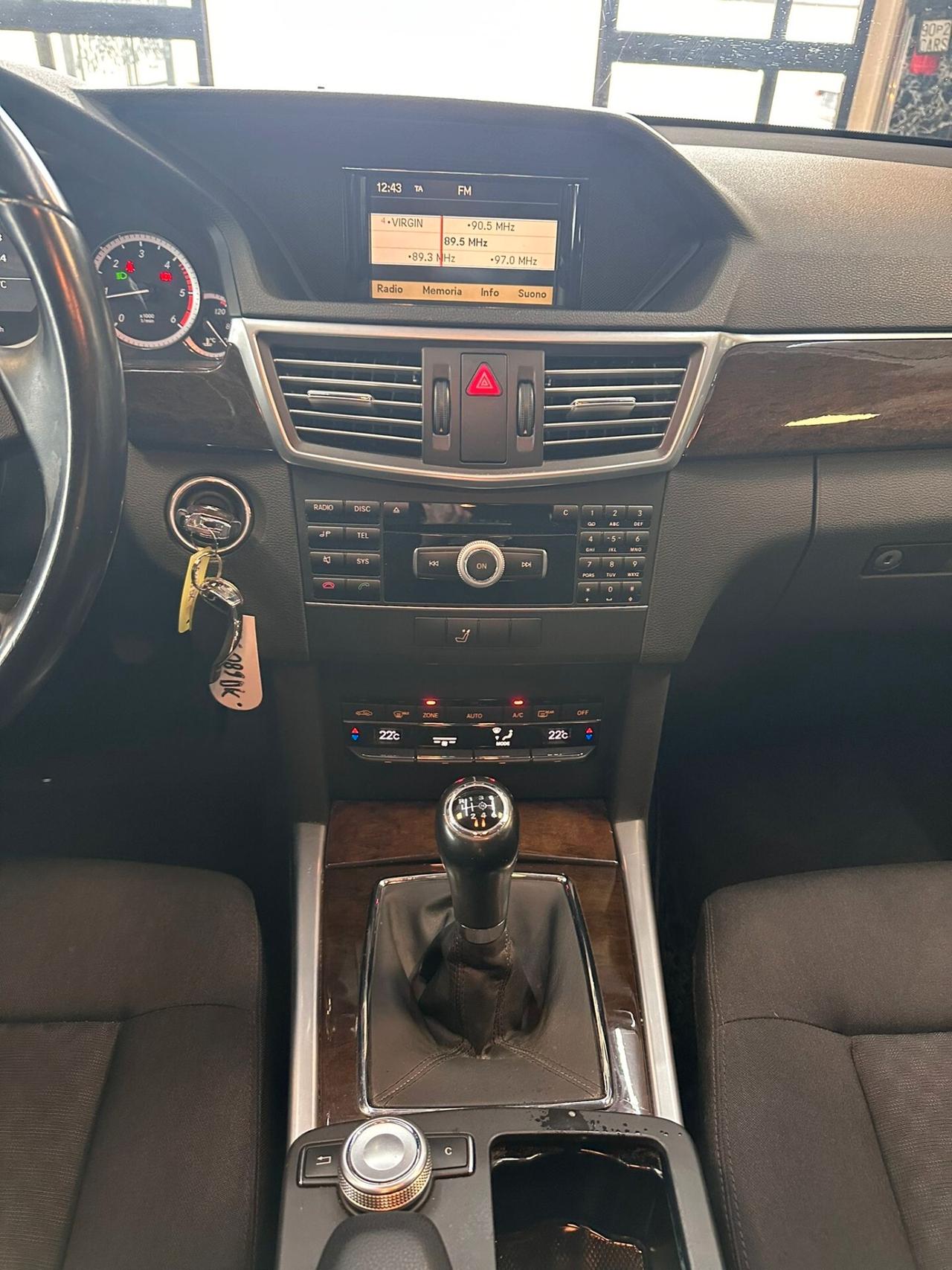 Mercedes-benz E 200 CDI BlueEFFICIENCY Elegance