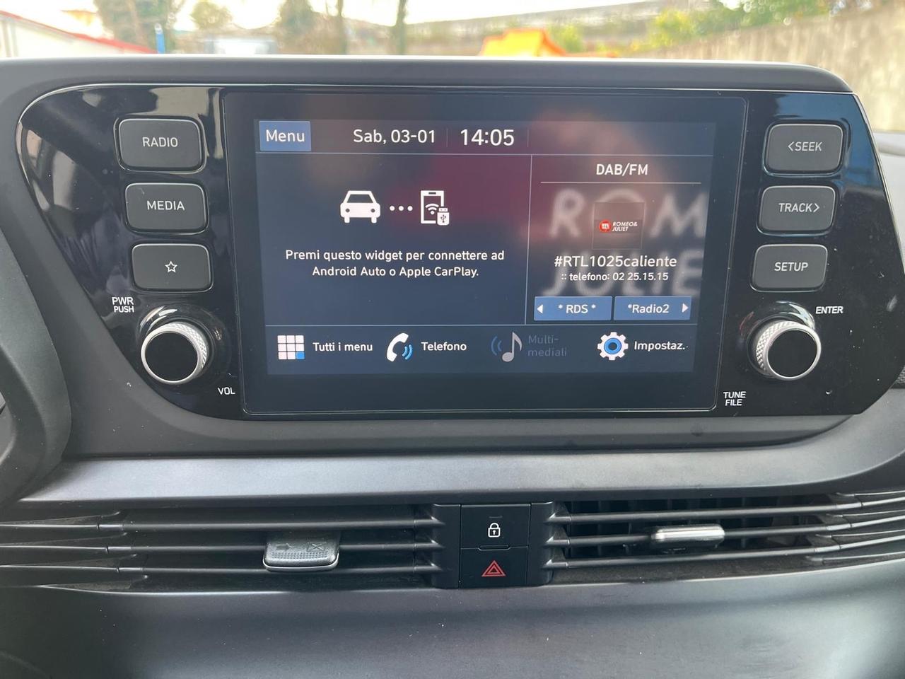 Hyundai i20-1.2 benz-full-2023