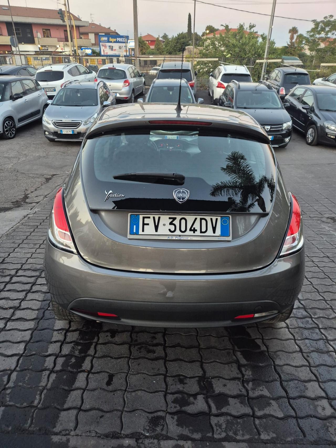 Lancia Ypsilon 1.2 69 CV 5 porte S&S Platinum