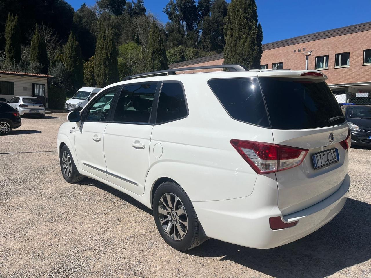 Ssangyong Rodius 2.2 Diesel - 4x4 - 7 Posti