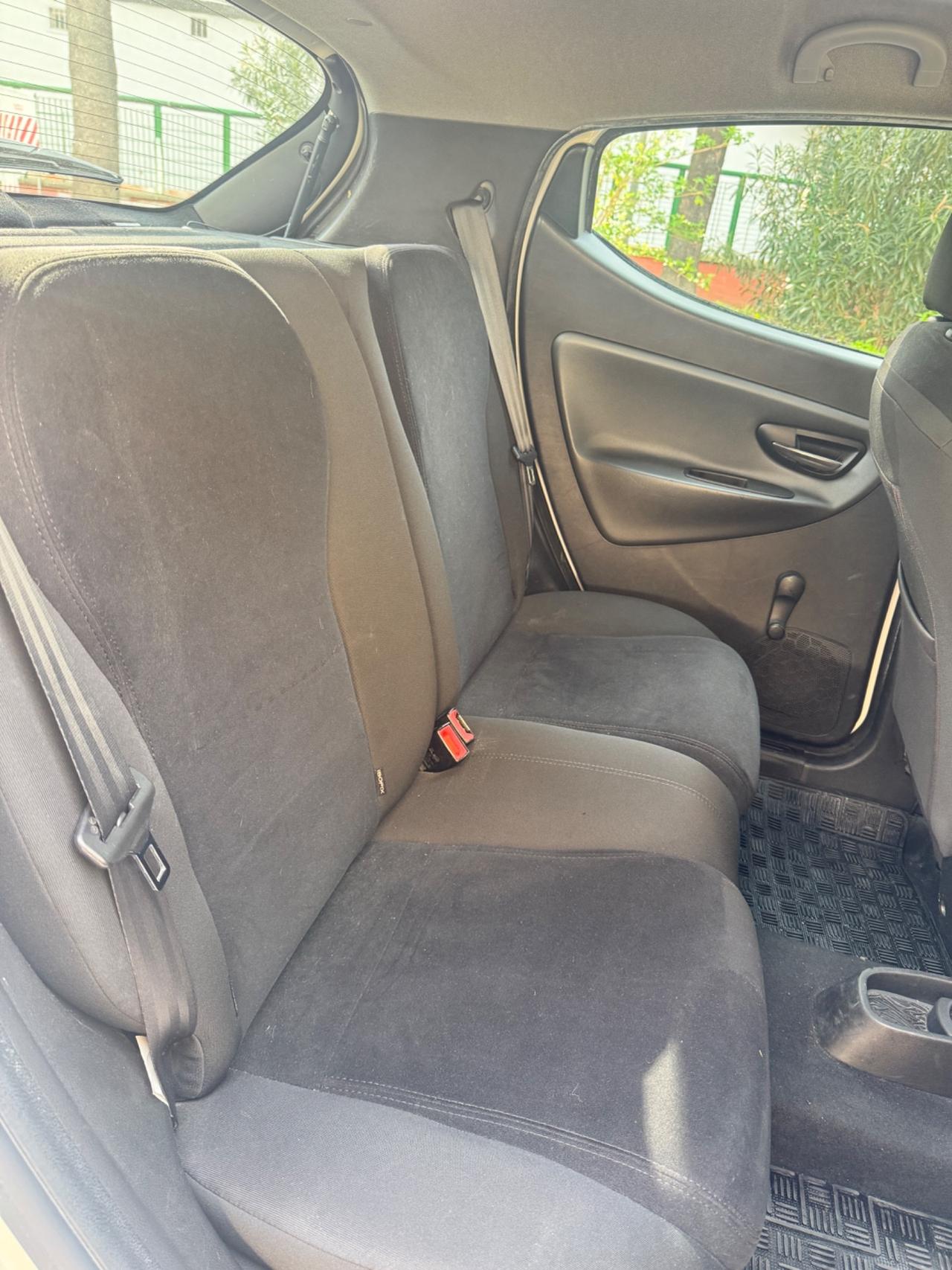 Lancia Ypsilon 0.9 TwinAir 85 CV 5 porte Metano Ecochic
