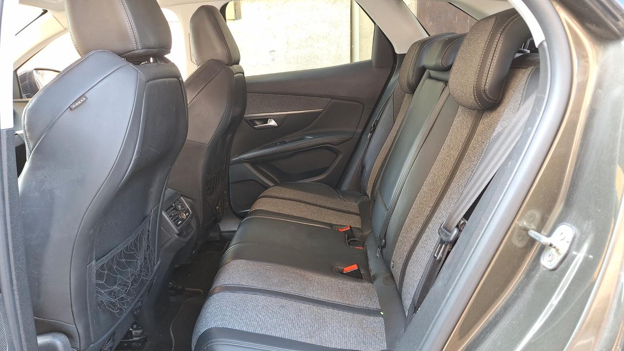 PEUGEOT 3008 1.5 HDI ALLURE