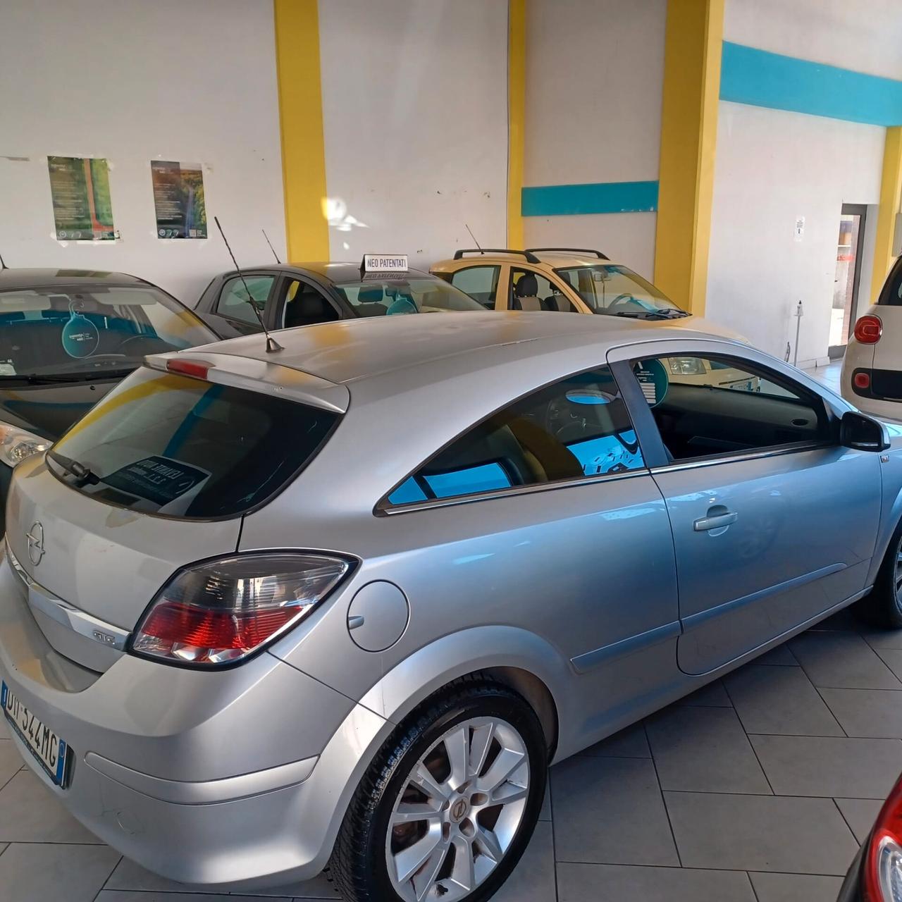ASTRA 1.7 GT PER GLI AMANTI DELLE AUTO SPORTIVA