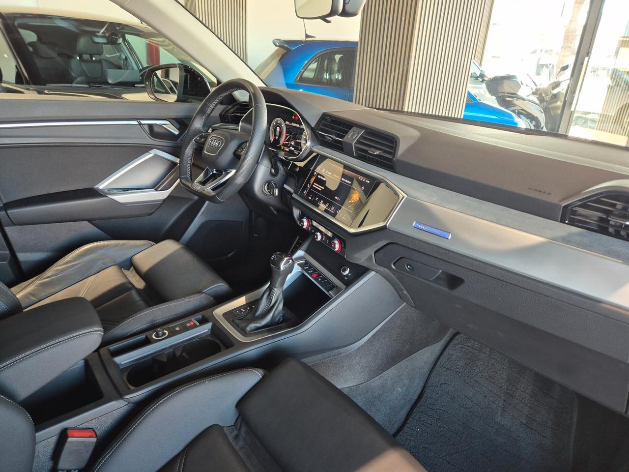 Audi Q3 35 TDI S tronic Sline edition IDENTITY BLACK