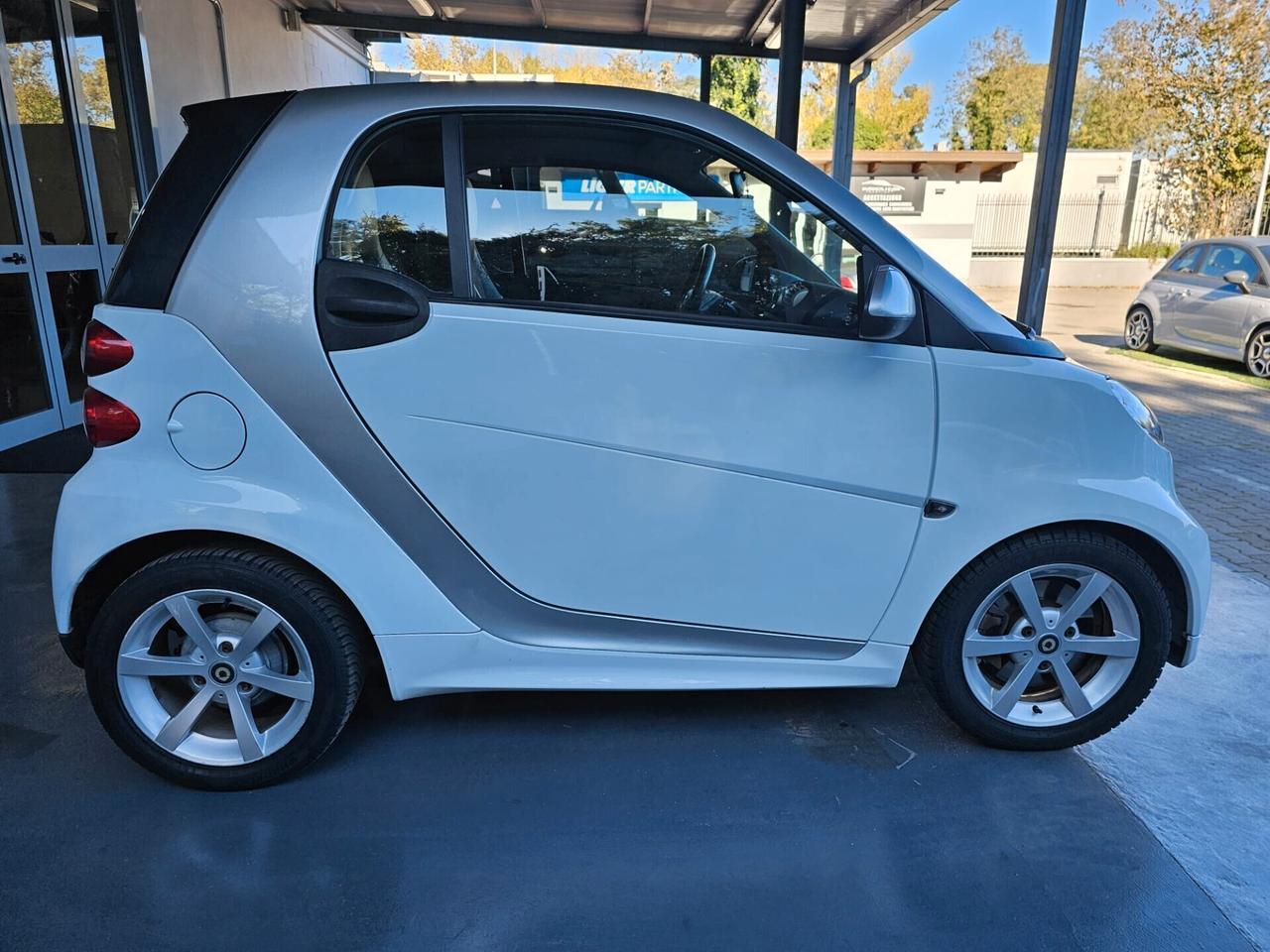 Smart ForTwo 1000 45 kW MHD coupé passion Neopatentati