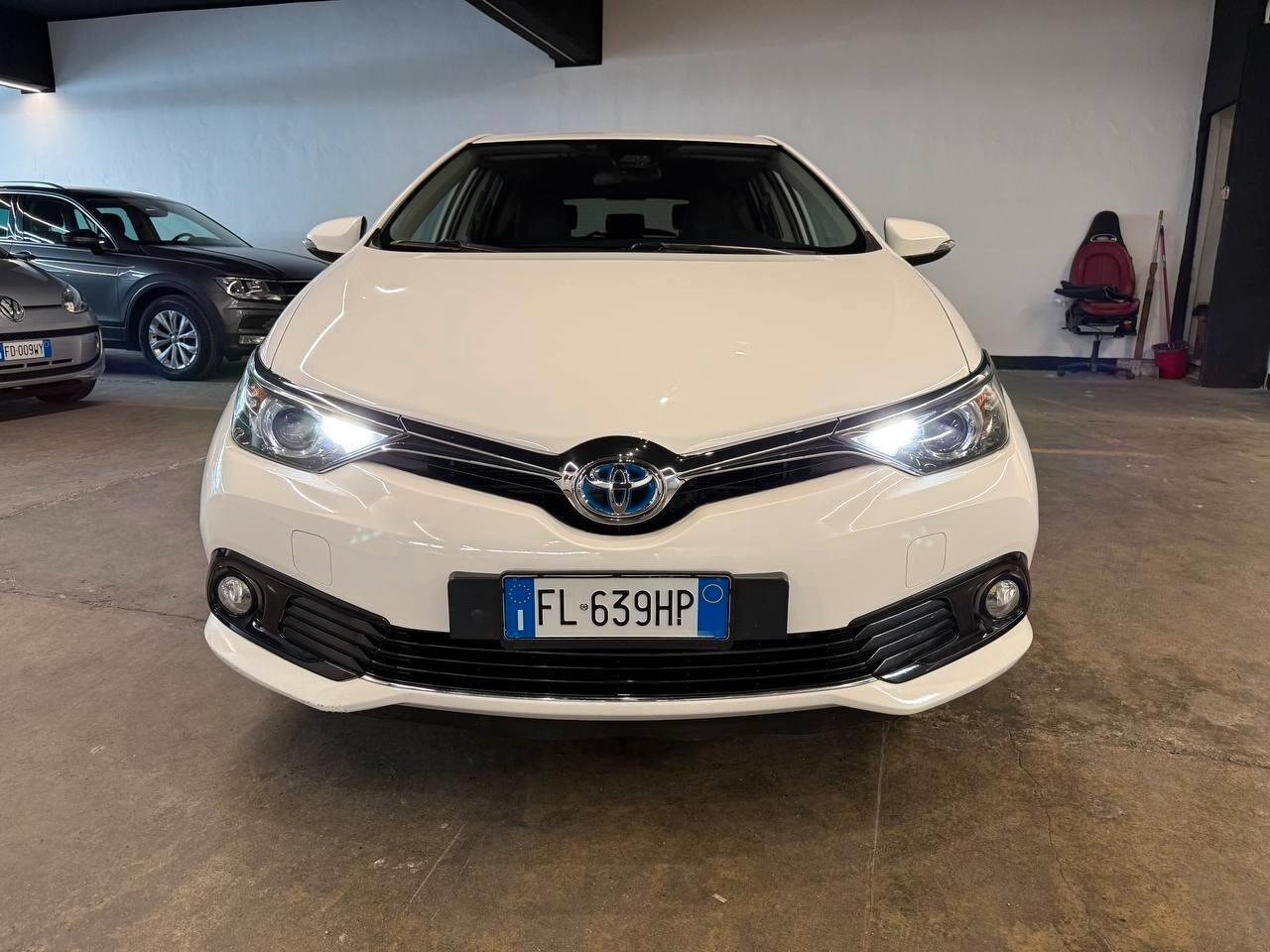 Toyota Auris 1.8 Hybrid Lounge