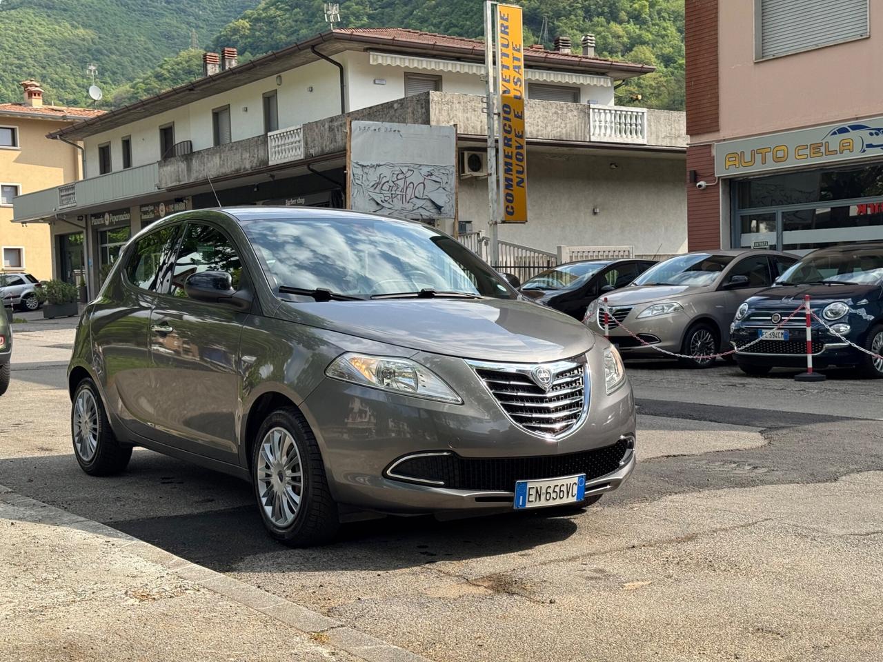 Lancia Ypsilon 1.2 69 CV 5 porte S&S Platinum