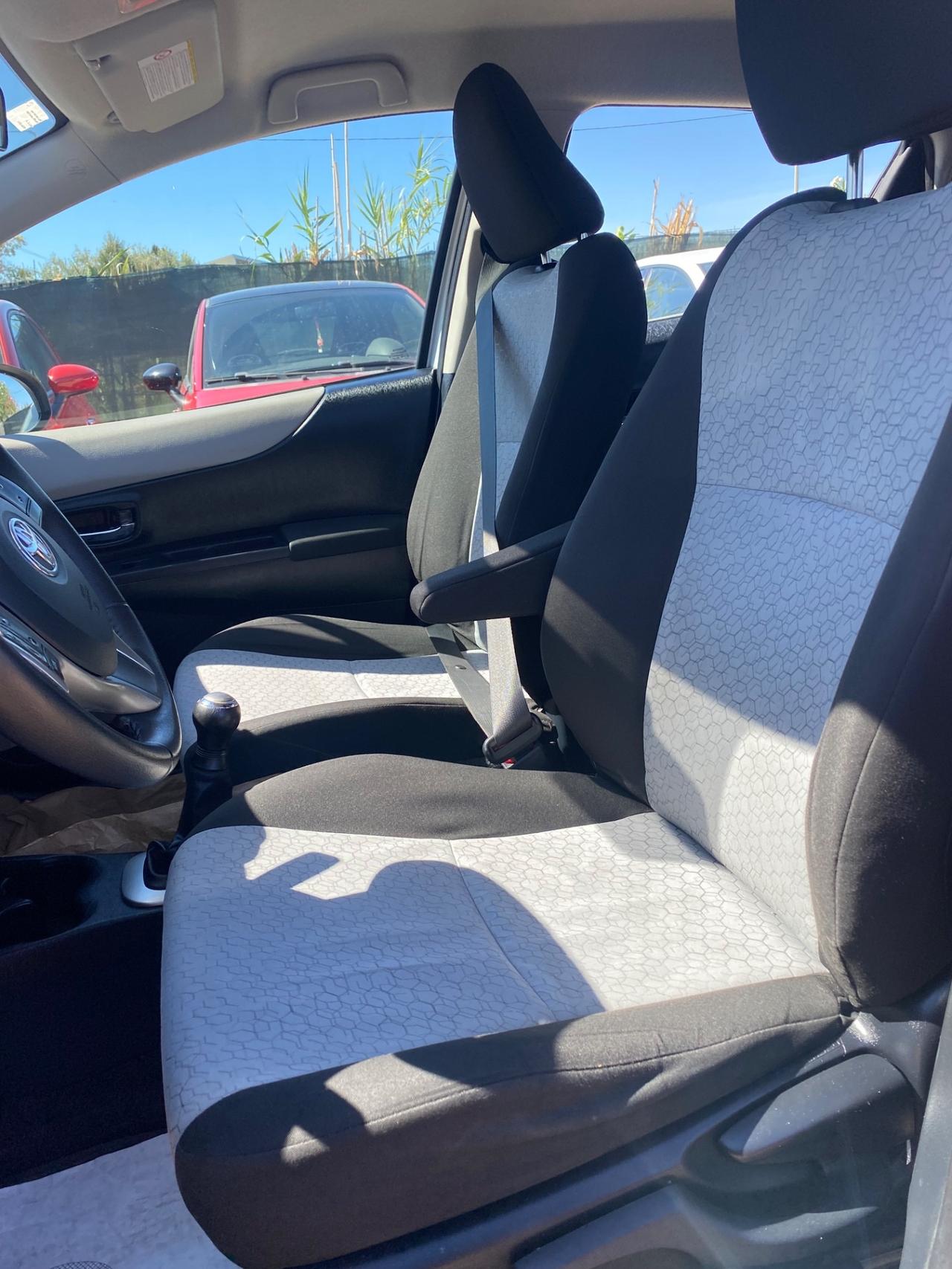 Toyota Yaris 1.0 5 porte Lounge