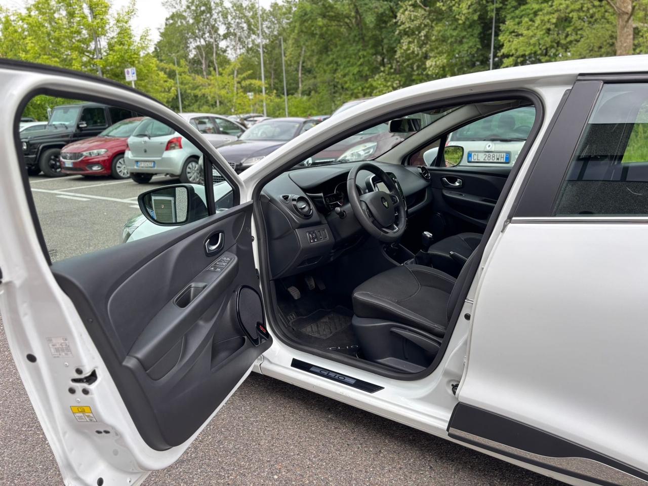 Renault Clio 1.2 75CV 5 porte Zen