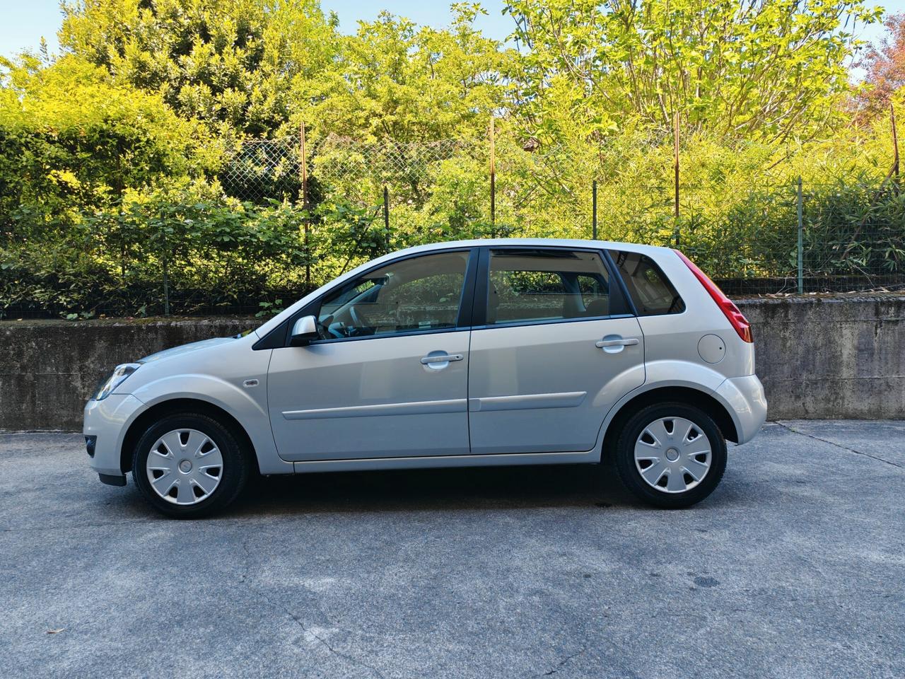 Ford Fiesta 1.2 BENZINA 75cv / 23.339km / Unipro