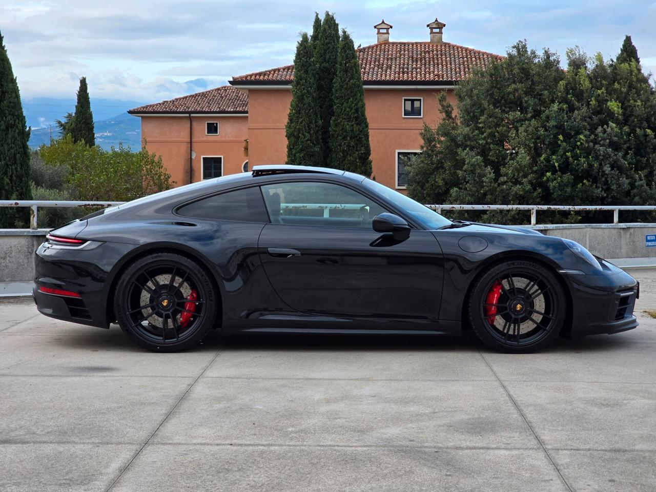 Porsche 992 Carrera 4 GTS Matrix, BOSE, Tetto