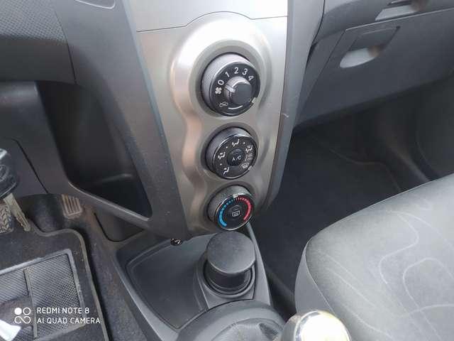 Toyota Yaris Yaris II 2005 5p 1.0
