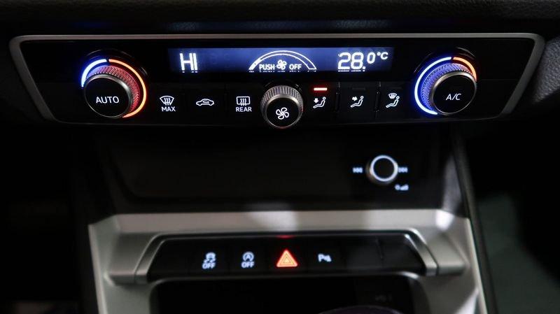 Audi Q3 2.0 35 TDI S Tronic Business #NAVI#CARPLAY#
