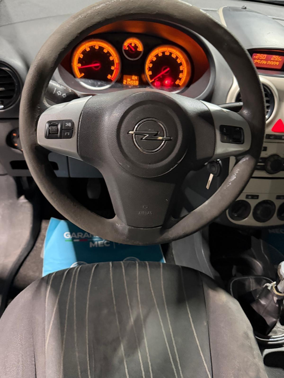 Opel Corsa Benzina Neopatentati 5 posti