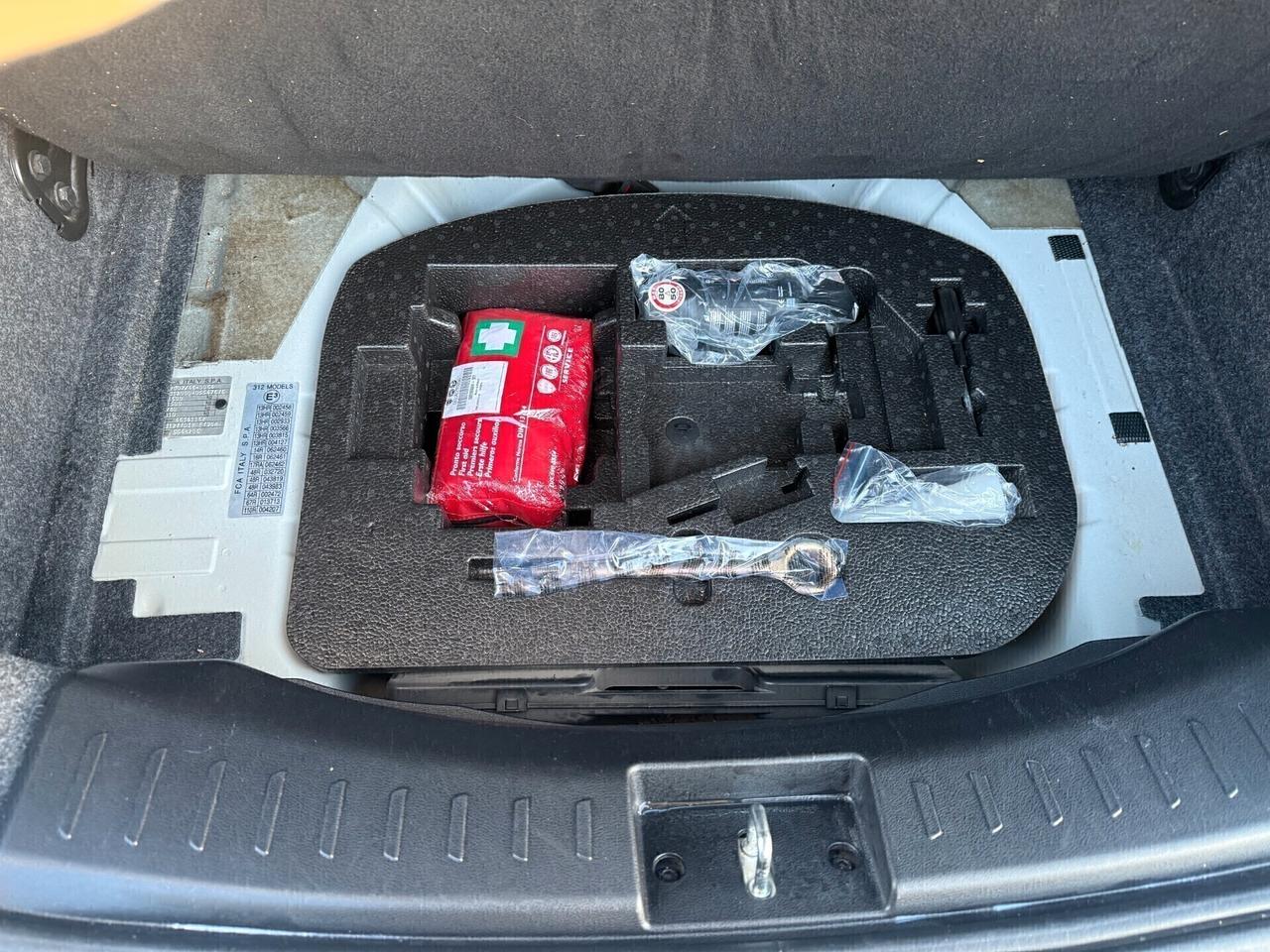 Lancia Ypsilon 1.0 FireFly 5 porte S&S Hybrid Ecochic Gold