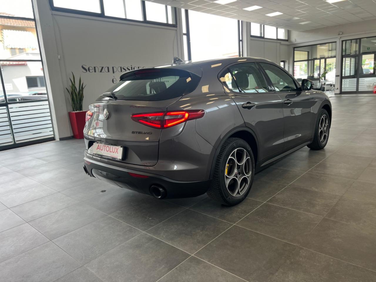 Alfa Romeo Stelvio 2.2 Turbodiesel 210 CV AT8 Q4 Ti