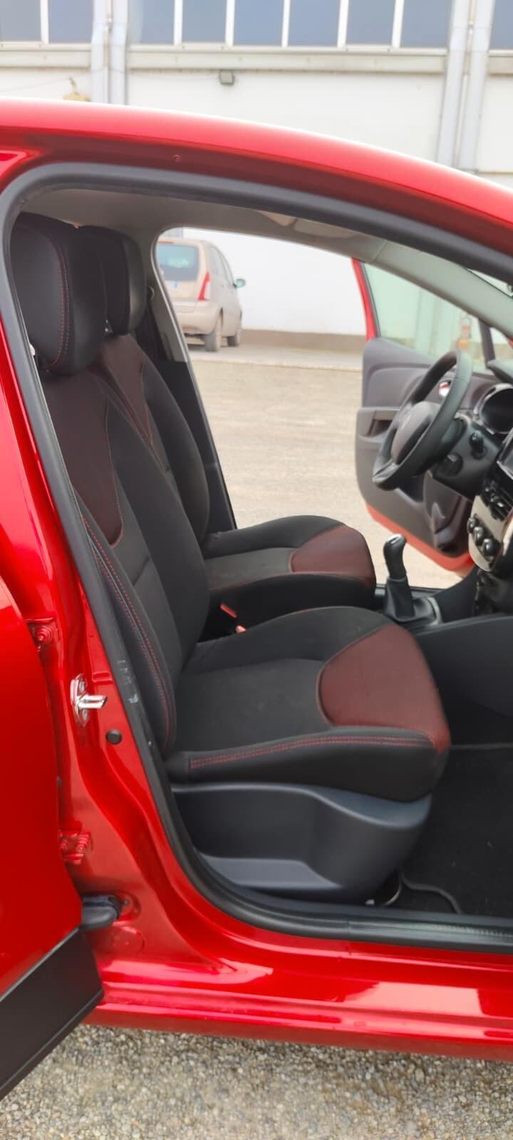 Renault Clio 1.2 75CV 5 porte Costume National